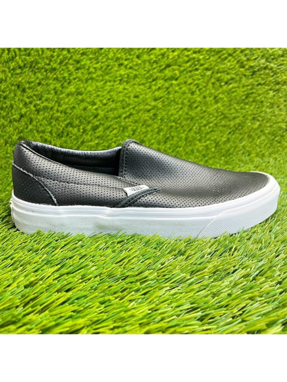 Vans Asher Slip-On Perforated Womens Size 6.5 Black Athletic‎ Shoes Sneakers